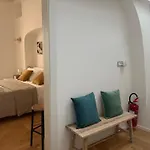 Romirooms Pensión Bari